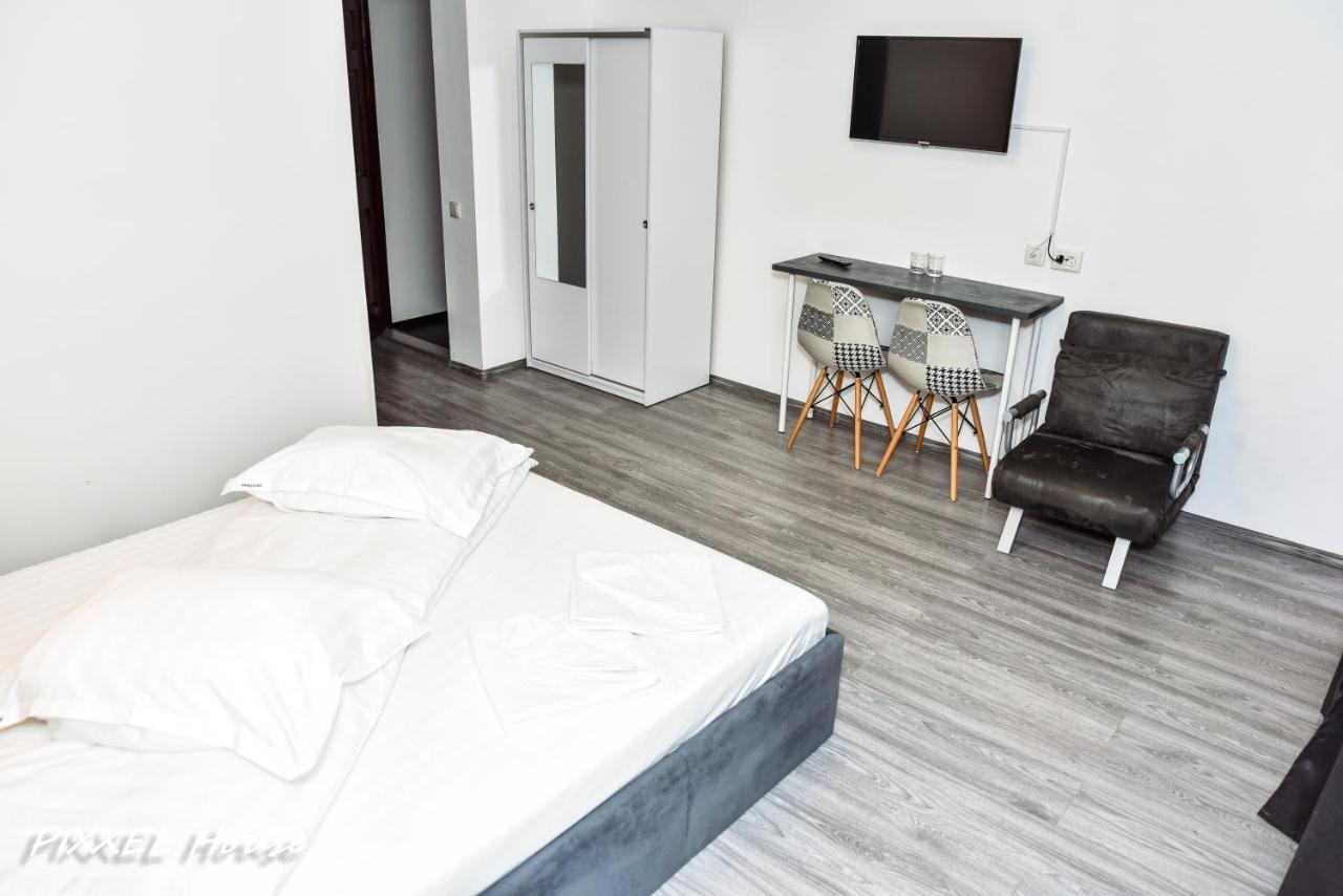 Отель Pixxel House Моечиу-де-Сус Экстерьер фото