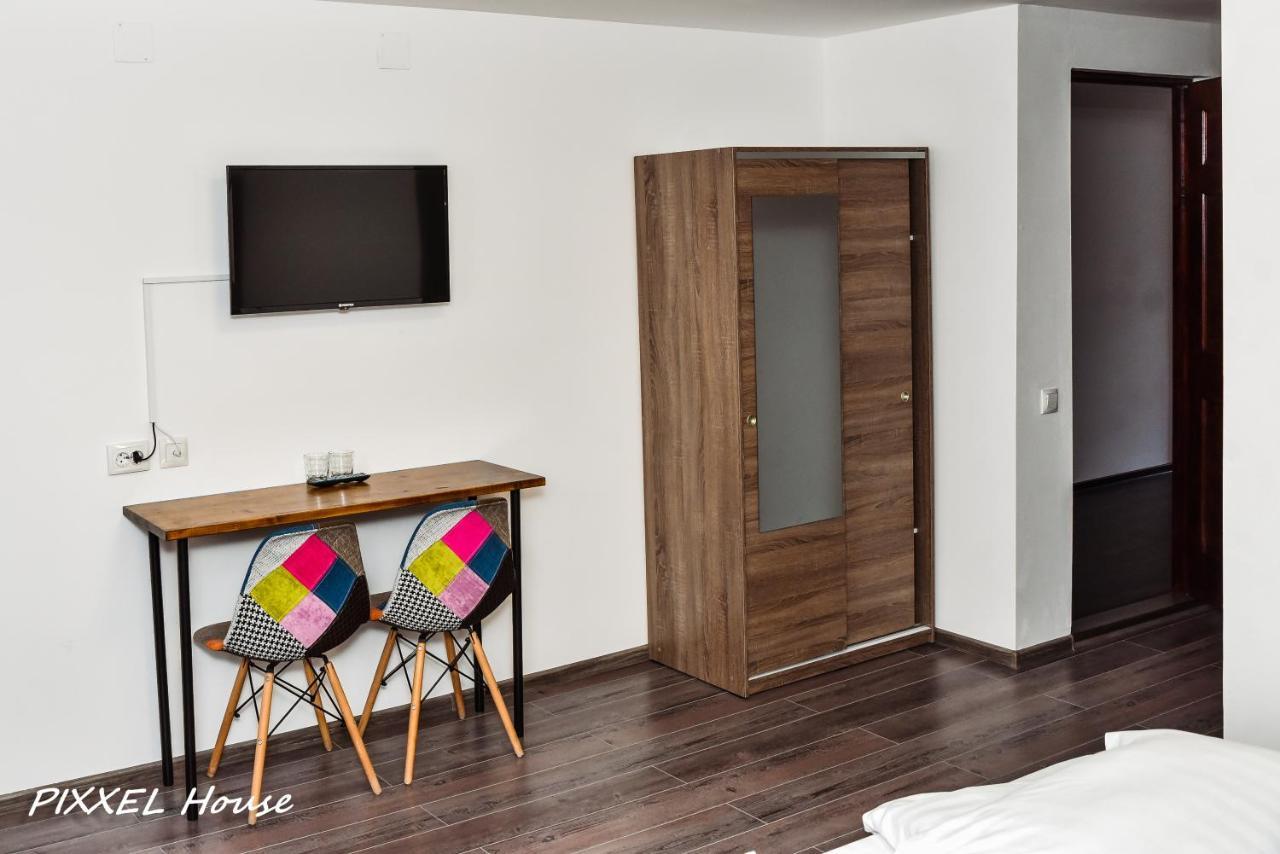Отель Pixxel House Моечиу-де-Сус Экстерьер фото