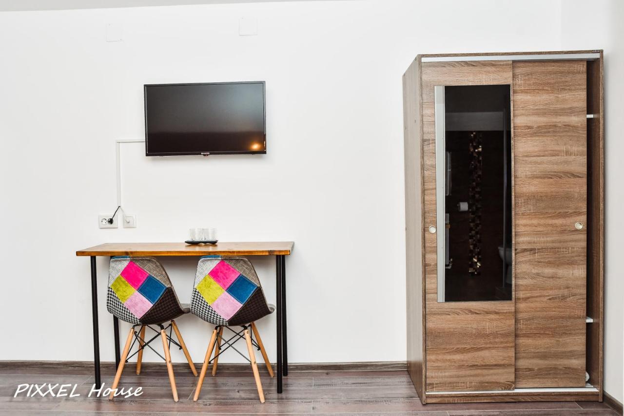 Отель Pixxel House Моечиу-де-Сус Экстерьер фото