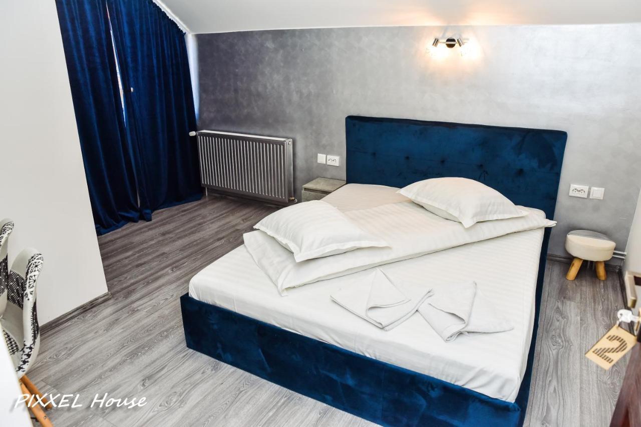 Отель Pixxel House Моечиу-де-Сус Экстерьер фото